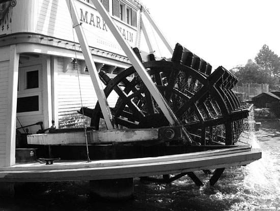 Paddle Steamer - Mark Twain - Disneyland